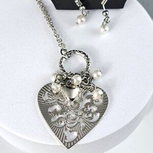 Paparazzi Heart Necklace and Earring Set